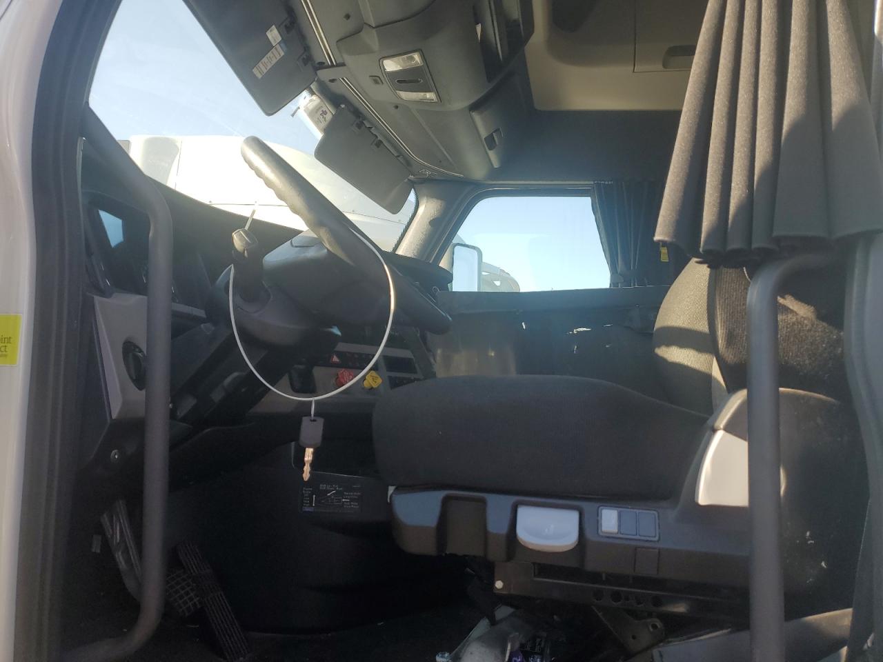 Freightliner Cascadia 1 Image 6