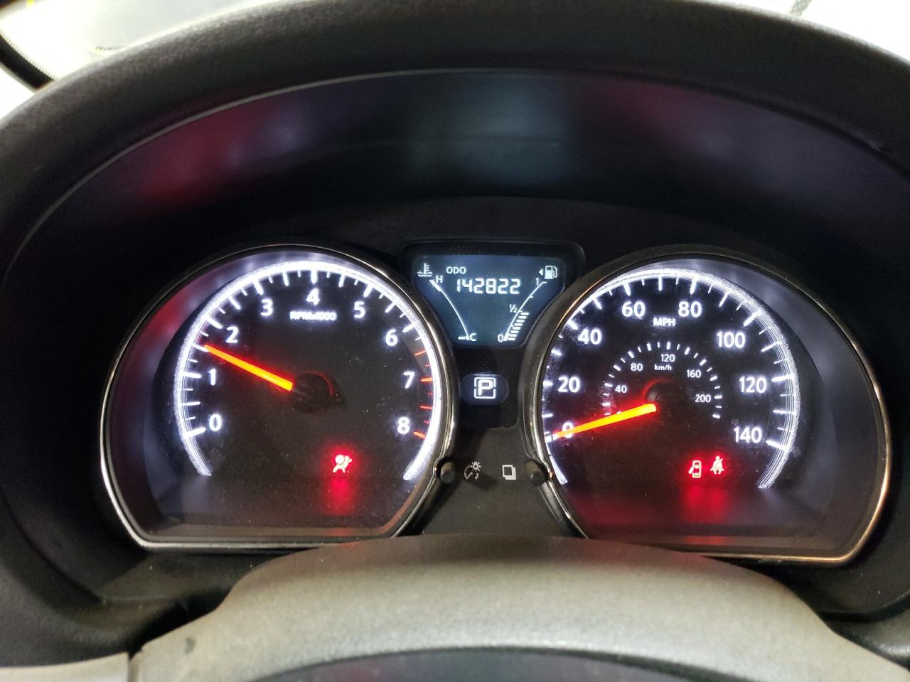 Nissan Versa S Image 8