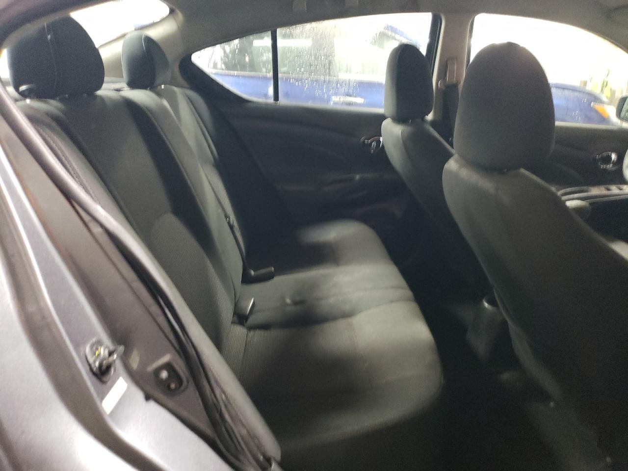 Nissan Versa S Image 11