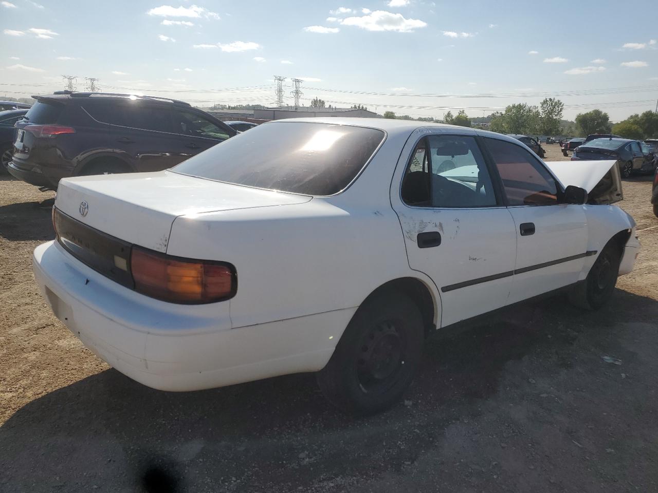 Toyota Camry Dlx Image 2