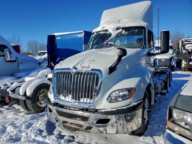 International Lt625 Image 2