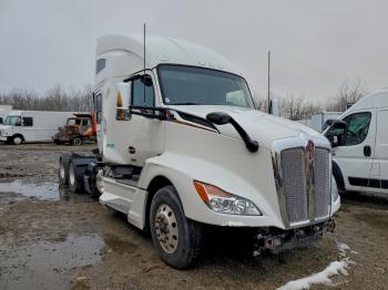  Salvage Kenworth Constructi
