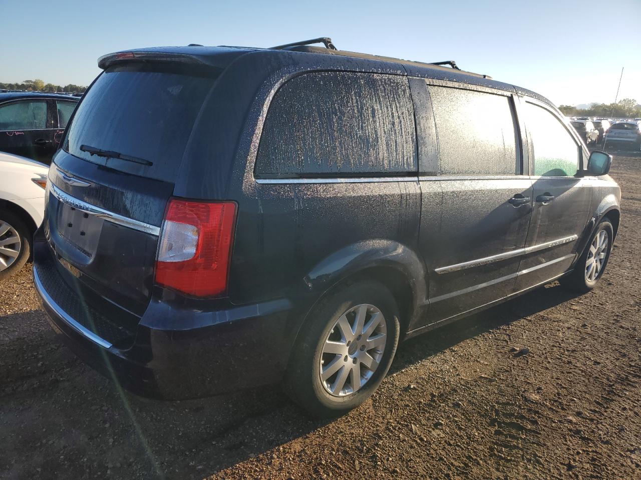 Chrysler Minivan Touring Image 11