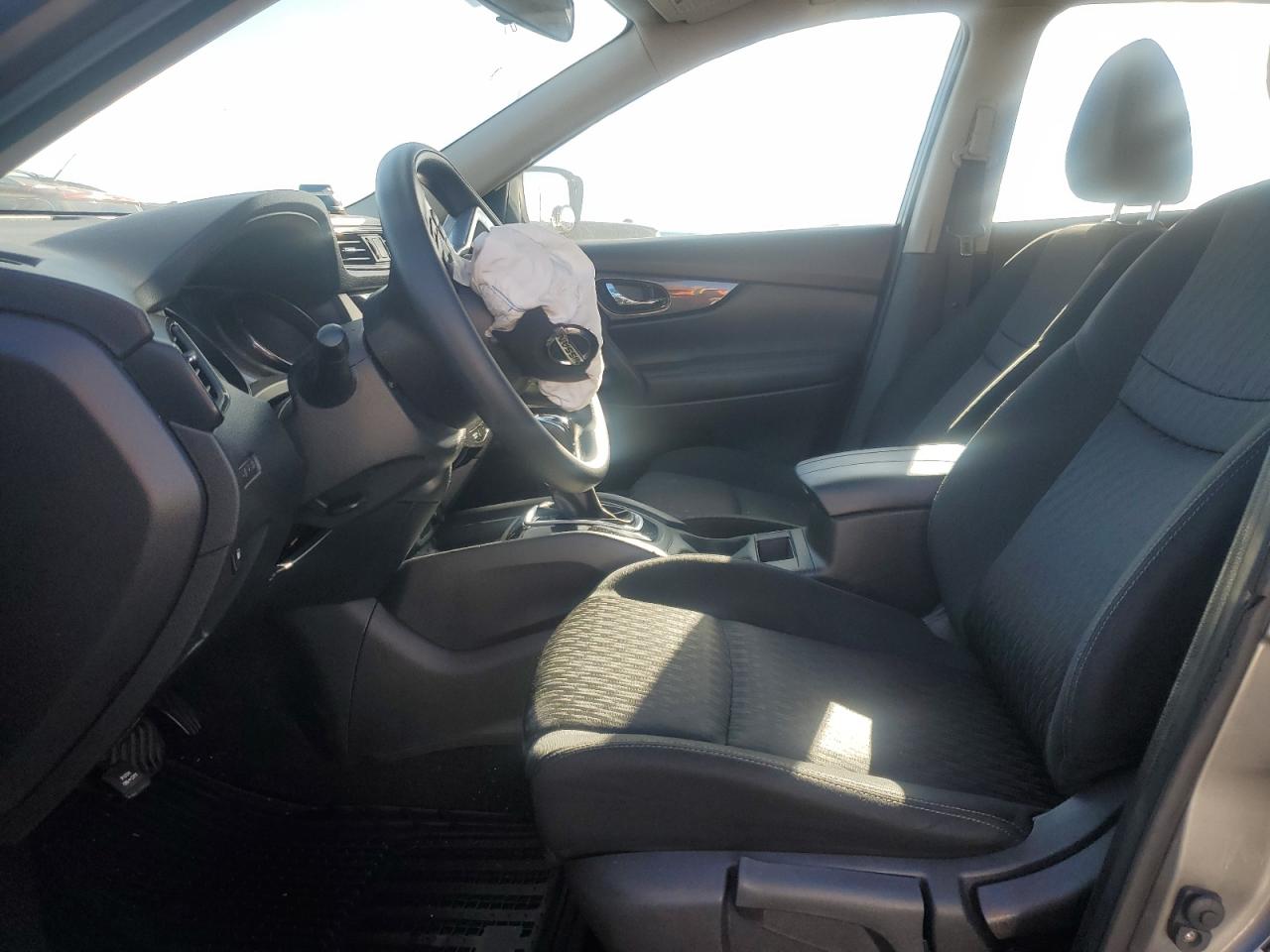 Nissan Rogue S Image 10