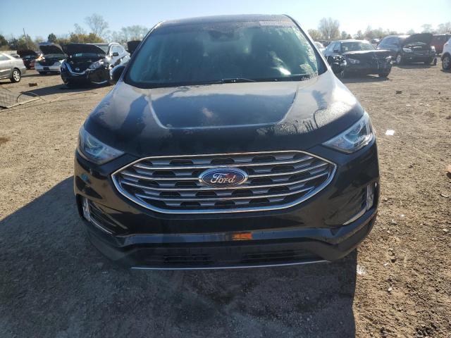 Ford Edge Titanium Image 3