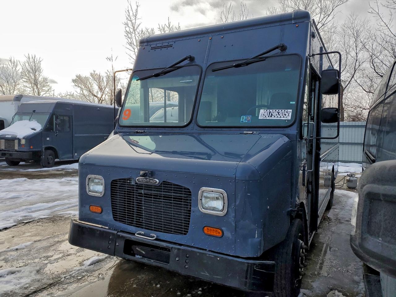 Freightliner Chassis M M Line Walk-in Van Image 1