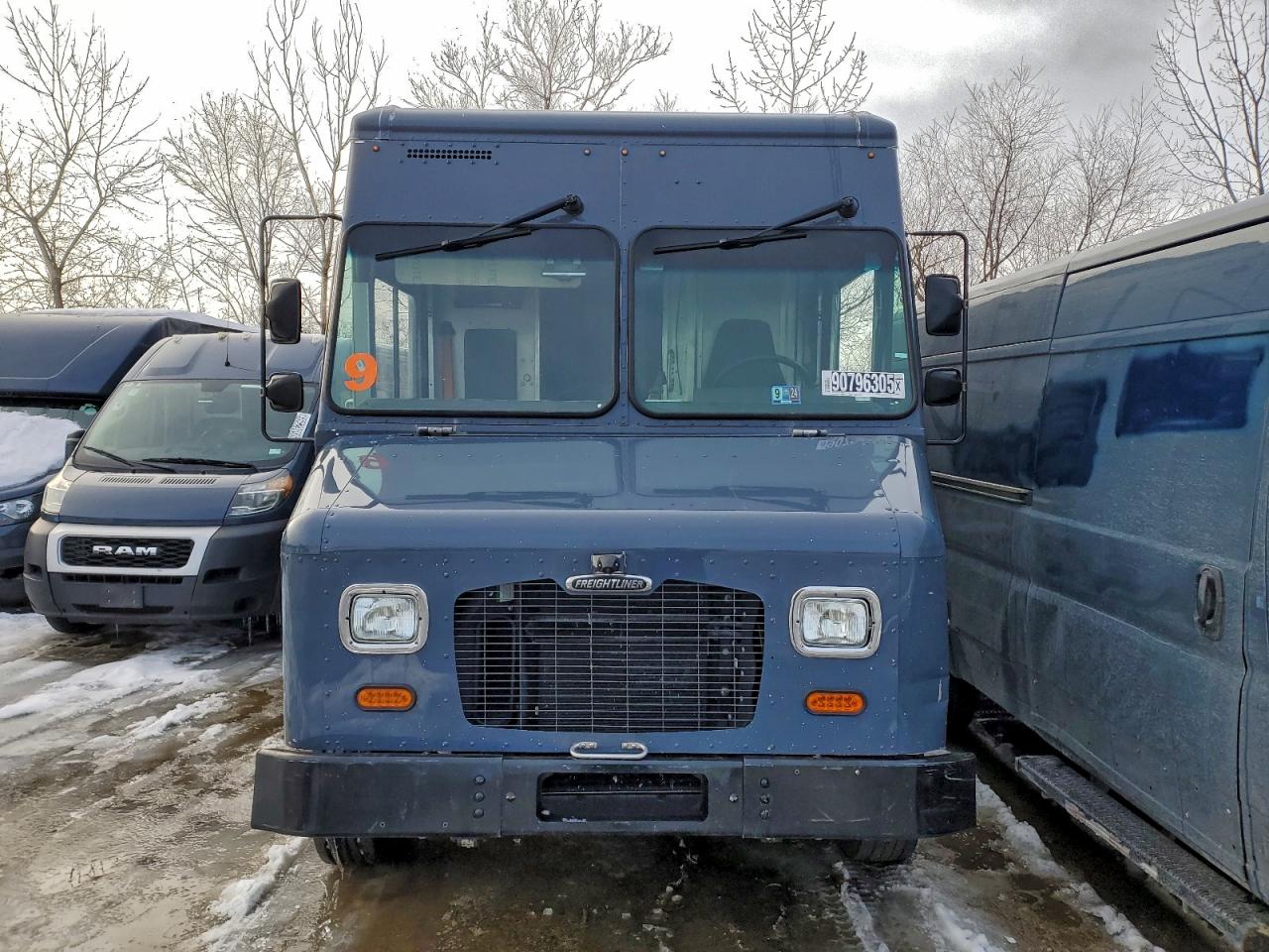 Freightliner Chassis M M Line Walk-in Van Image 6