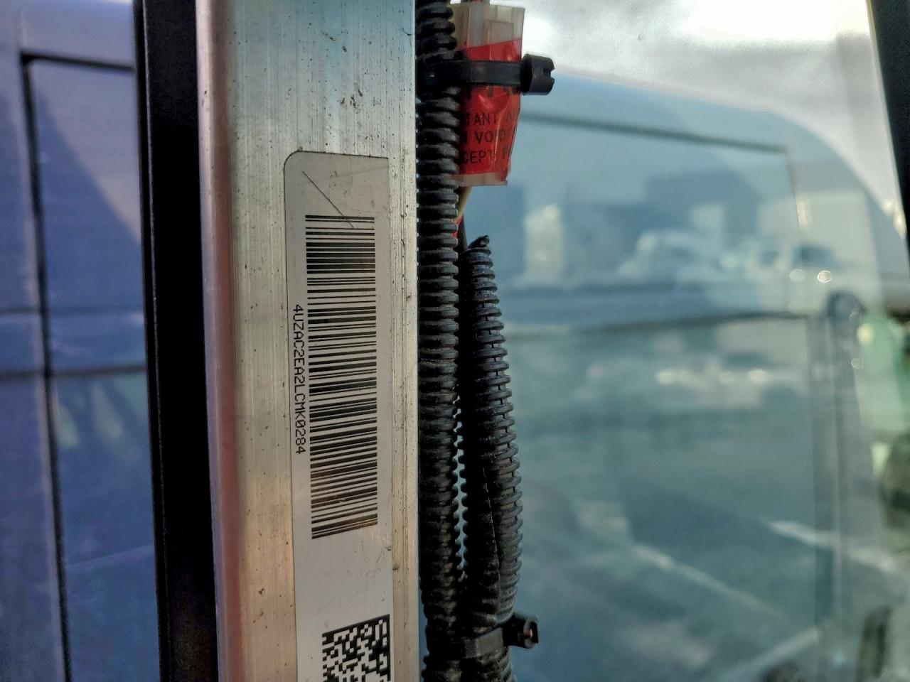 Freightliner Chassis M M Line Walk-in Van Image 10