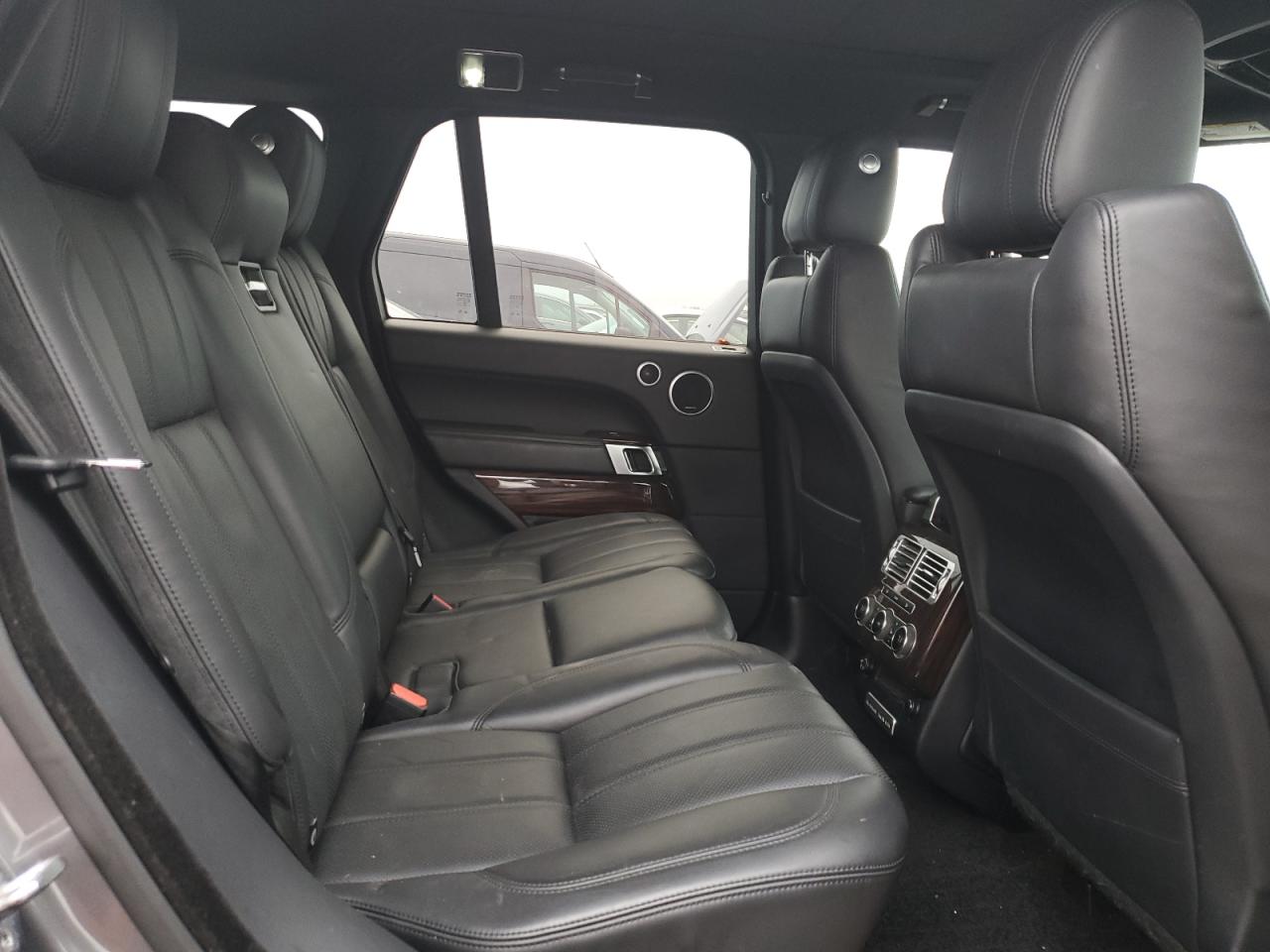 Land Rover Range Rover Supercharged Image 10