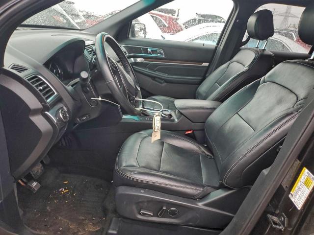 Ford Explorer Limited Image 8