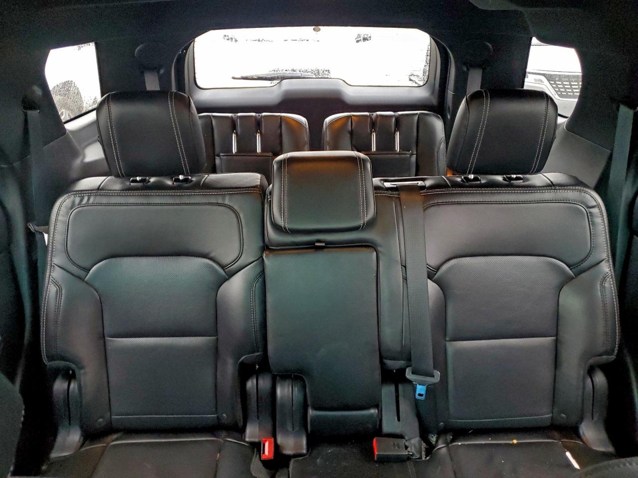 Ford Explorer Limited Image 5