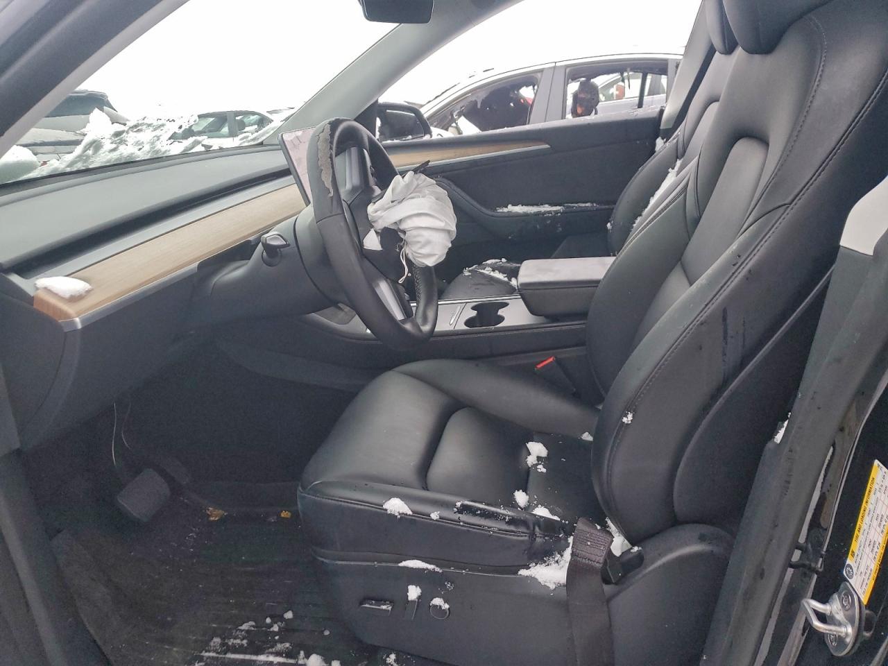 Tesla Model Y Image 8