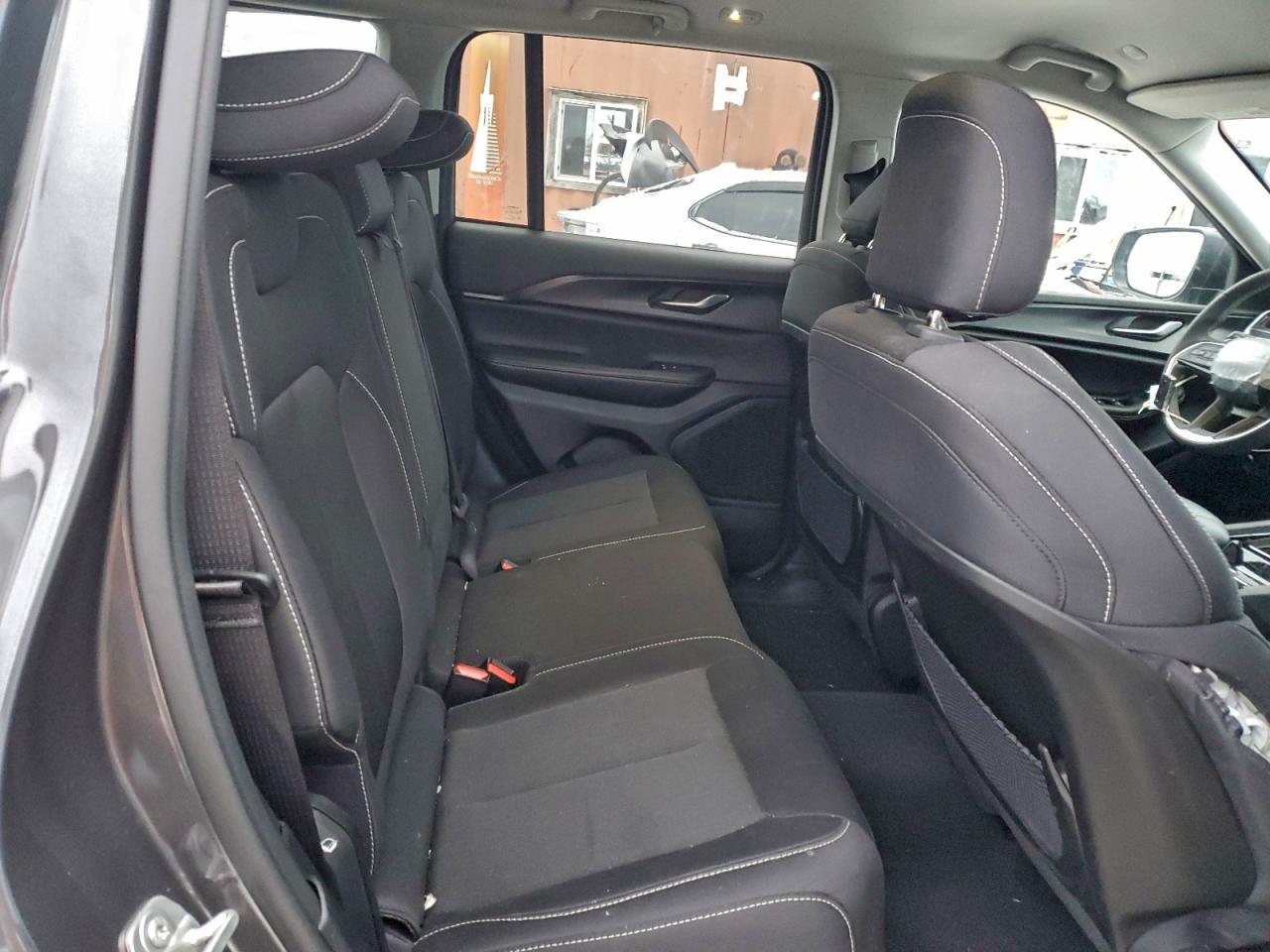 Jeep Grand Cherokee Laredo Image 6