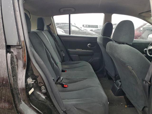 Nissan Versa S Image 6