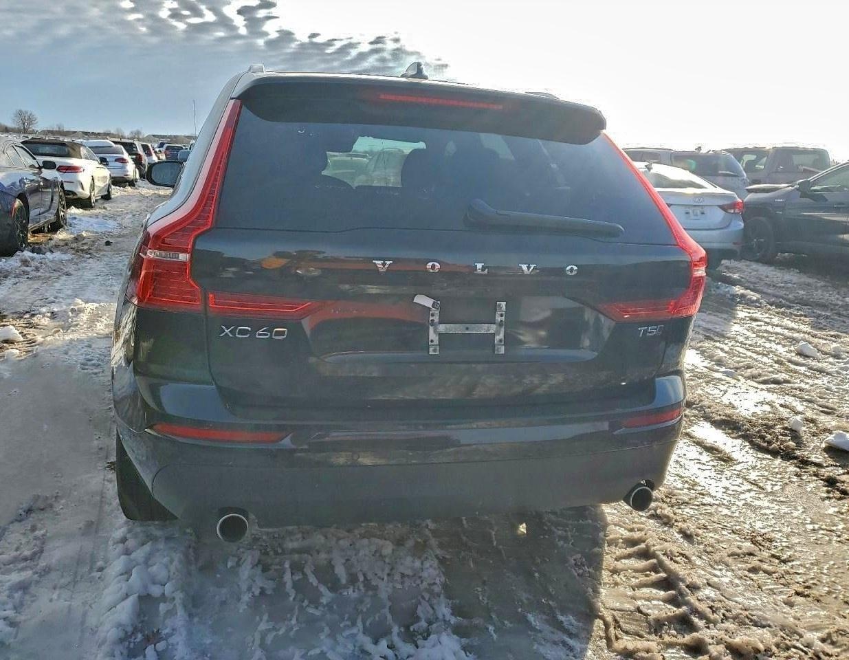 Volvo XC60 T5 Momentum Image 6