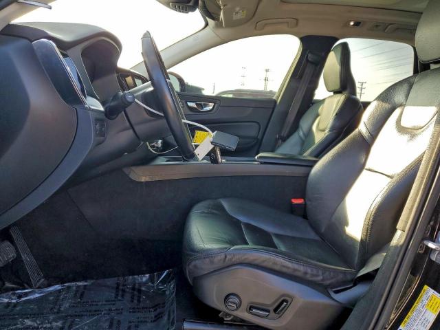 Volvo XC60 T5 Momentum Image 8