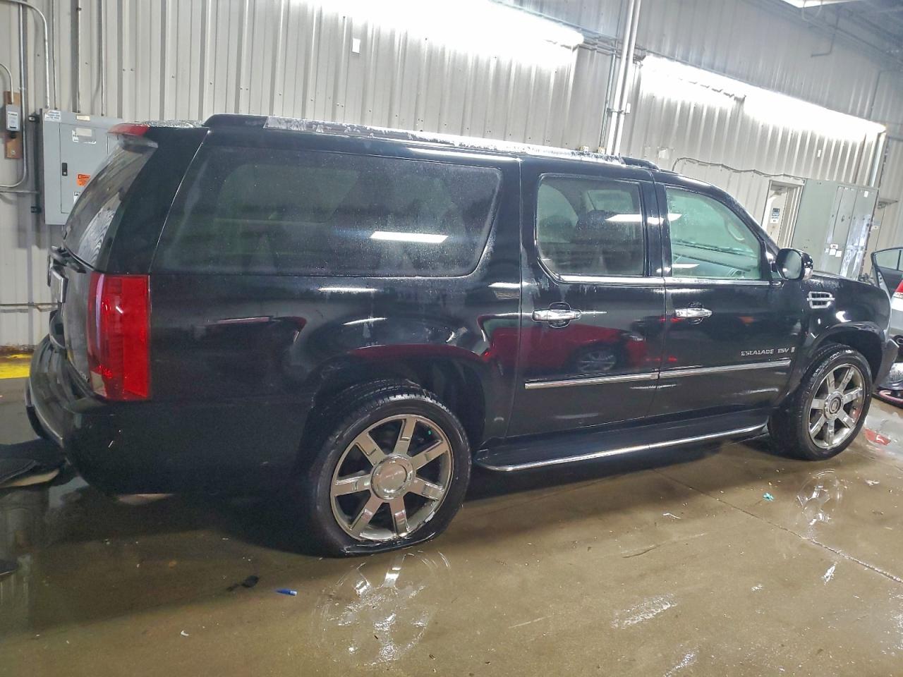 Cadillac Escalade Esv Image 7