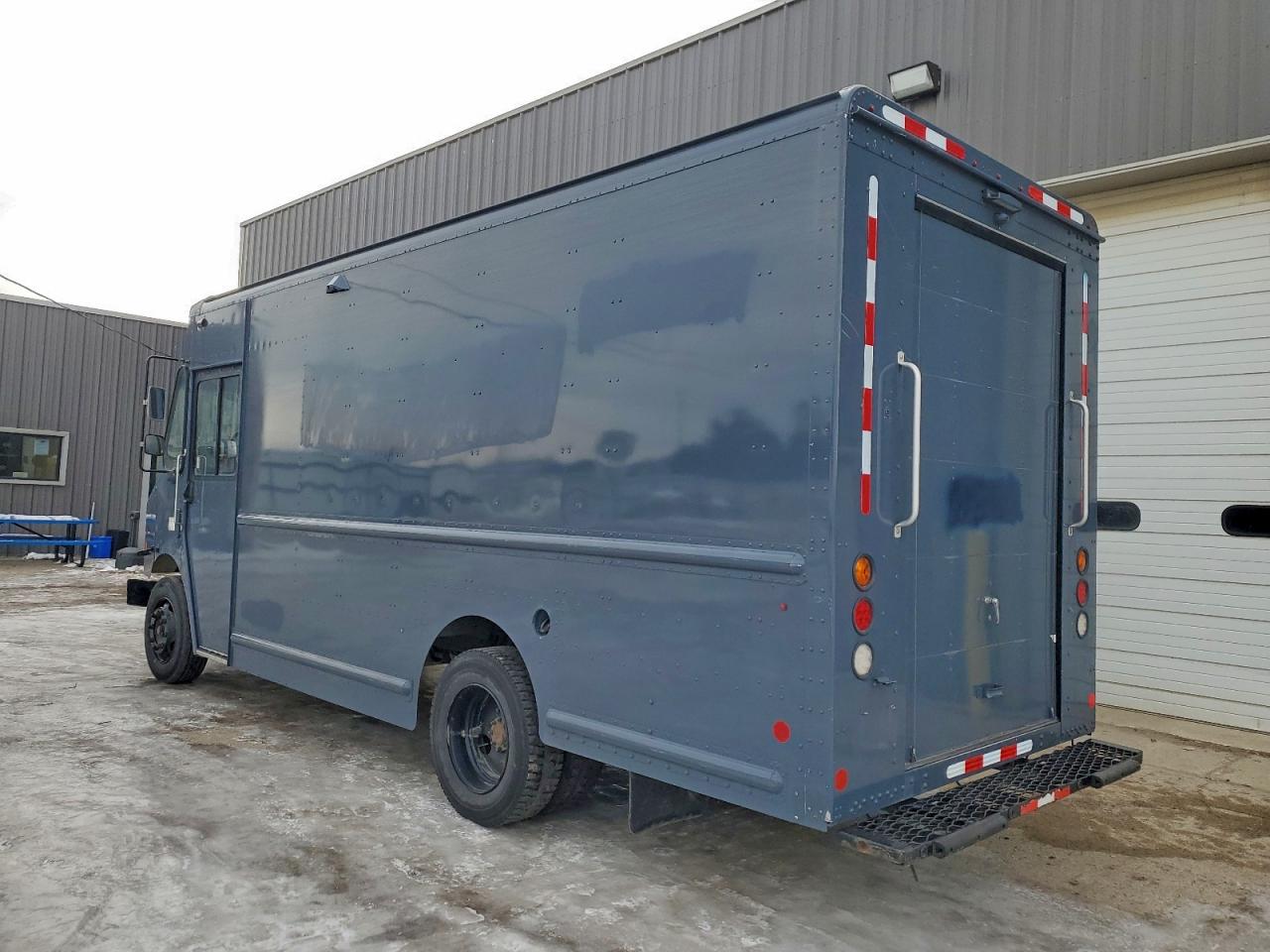Freightliner Mt45 M Line Walk-in Van Image 3