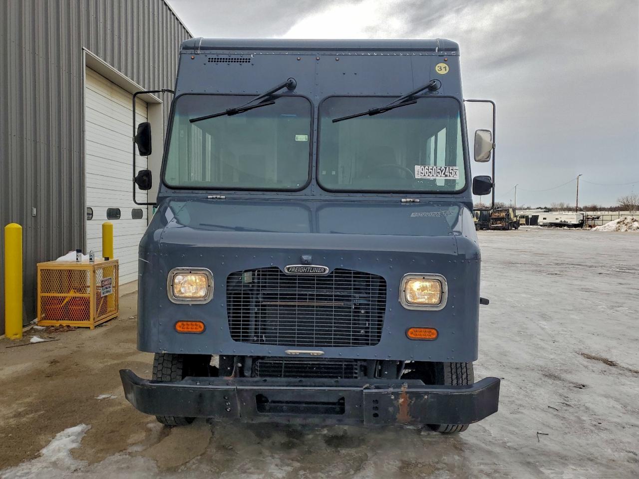 Freightliner Mt45 M Line Walk-in Van Image 4