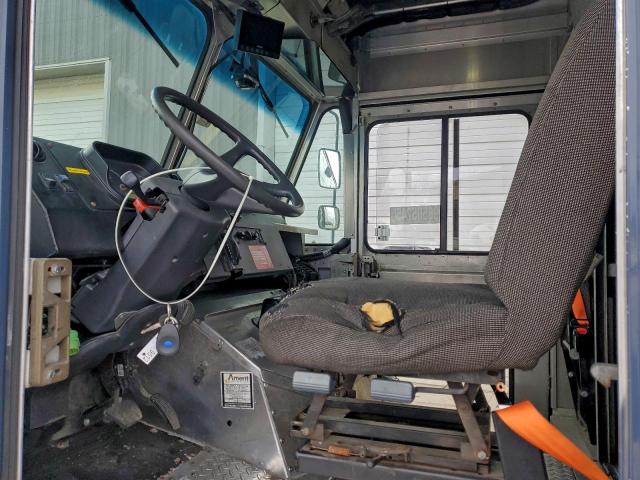 Freightliner Mt45 M Line Walk-in Van Image 11