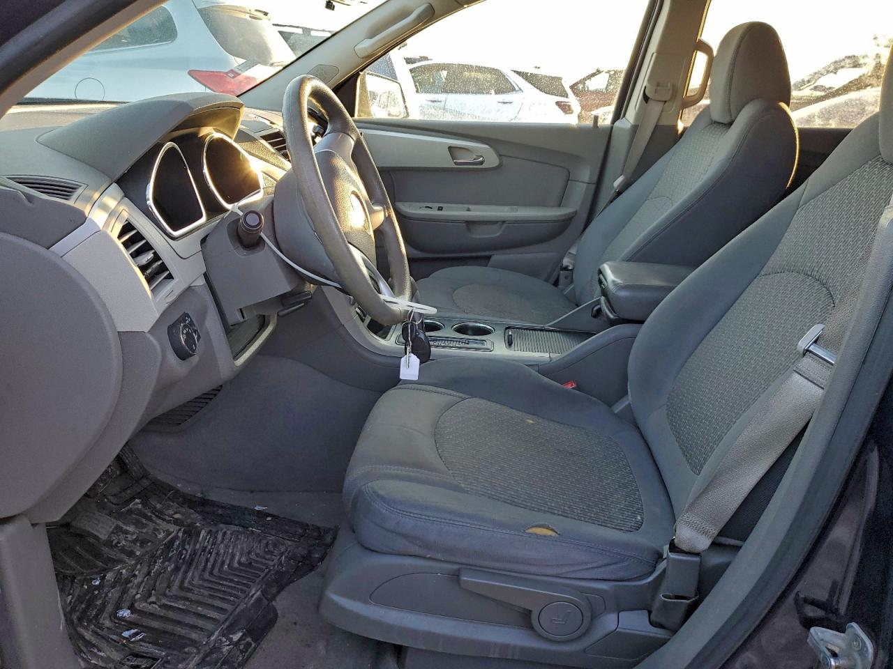 Chevrolet Traverse Ls Image 12