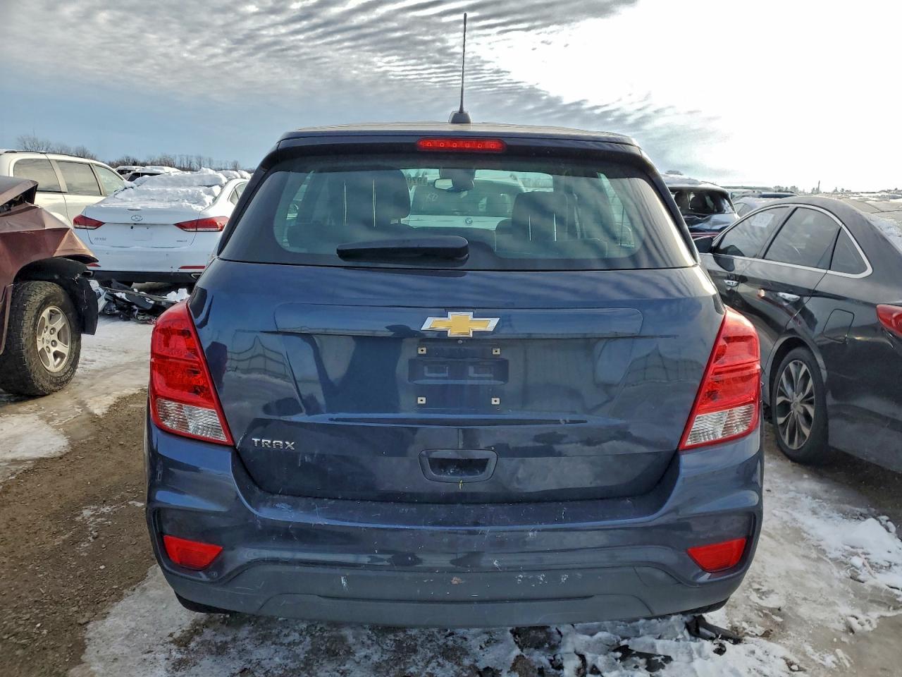 Chevrolet Trax Ls Image 11