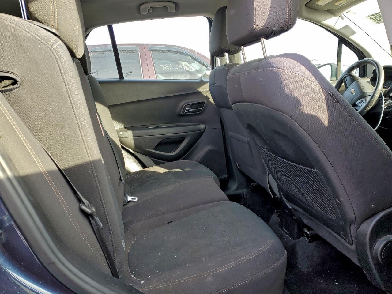 Chevrolet Trax Ls Image 2