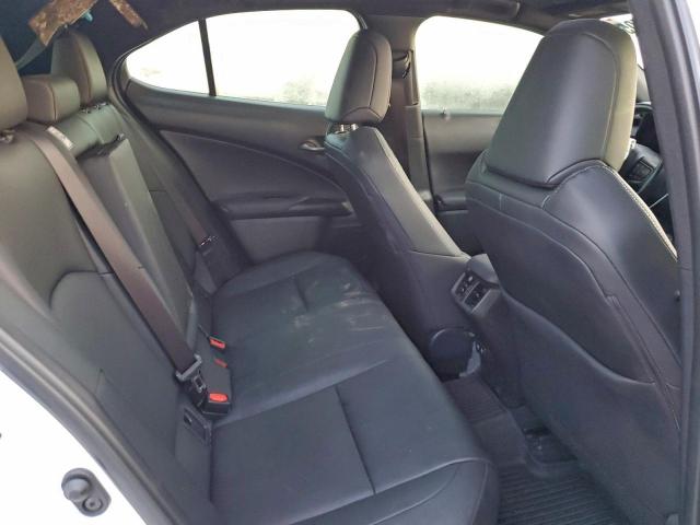 Lexus Ux 250h Image 9