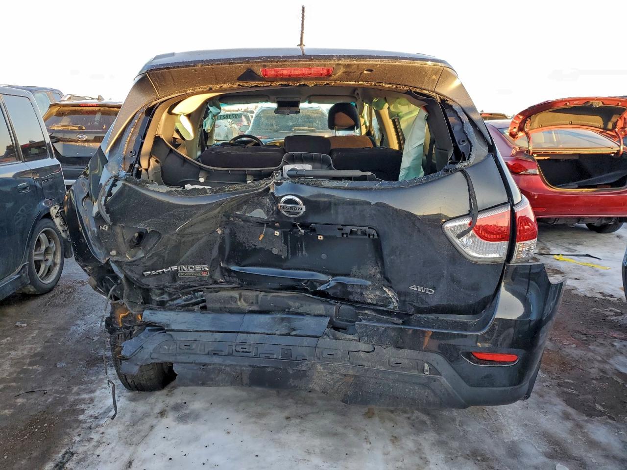 Nissan Pathfinder S Image 3