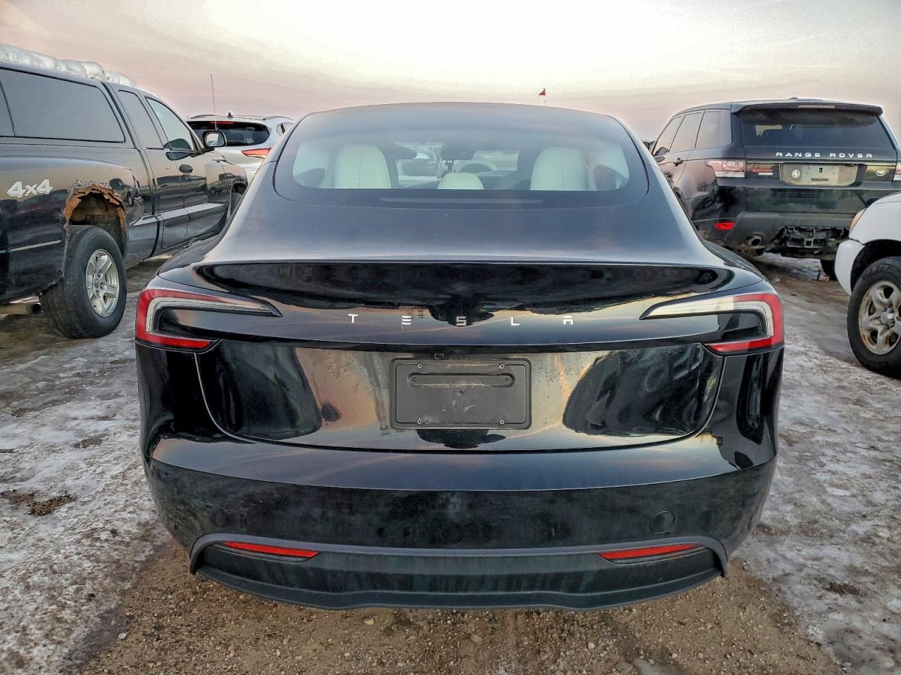 Tesla Model 3 Image 12