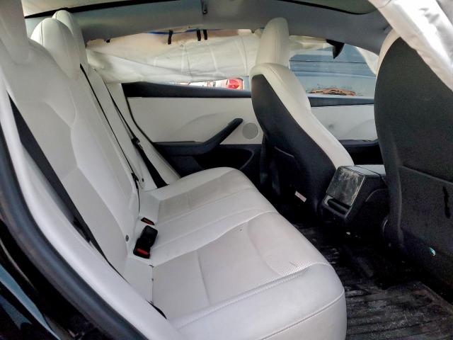 Tesla Model 3 Image 4