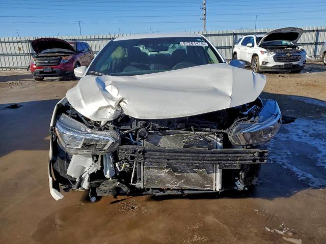 Nissan Versa Sv Image 9