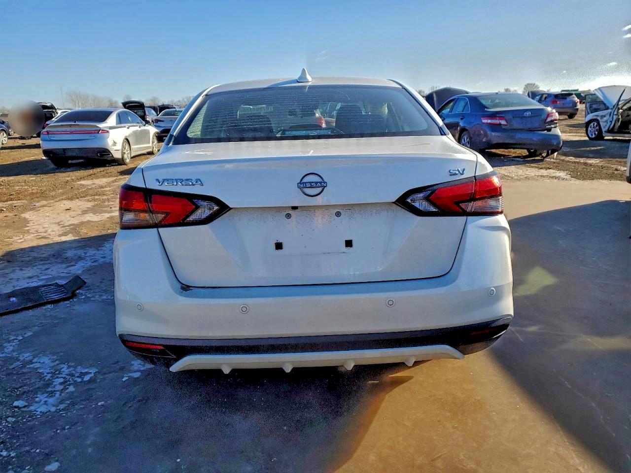 Nissan Versa Sv Image 4