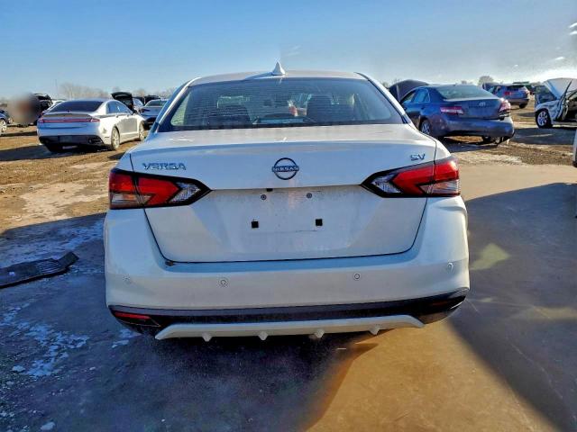 Nissan Versa Sv Image 4