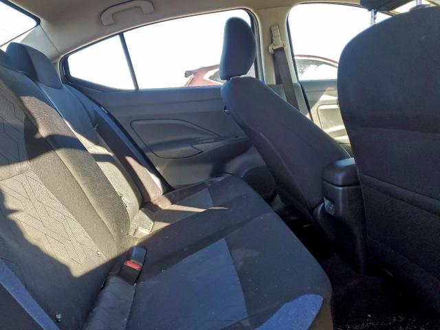 Nissan Versa Sv Image 10