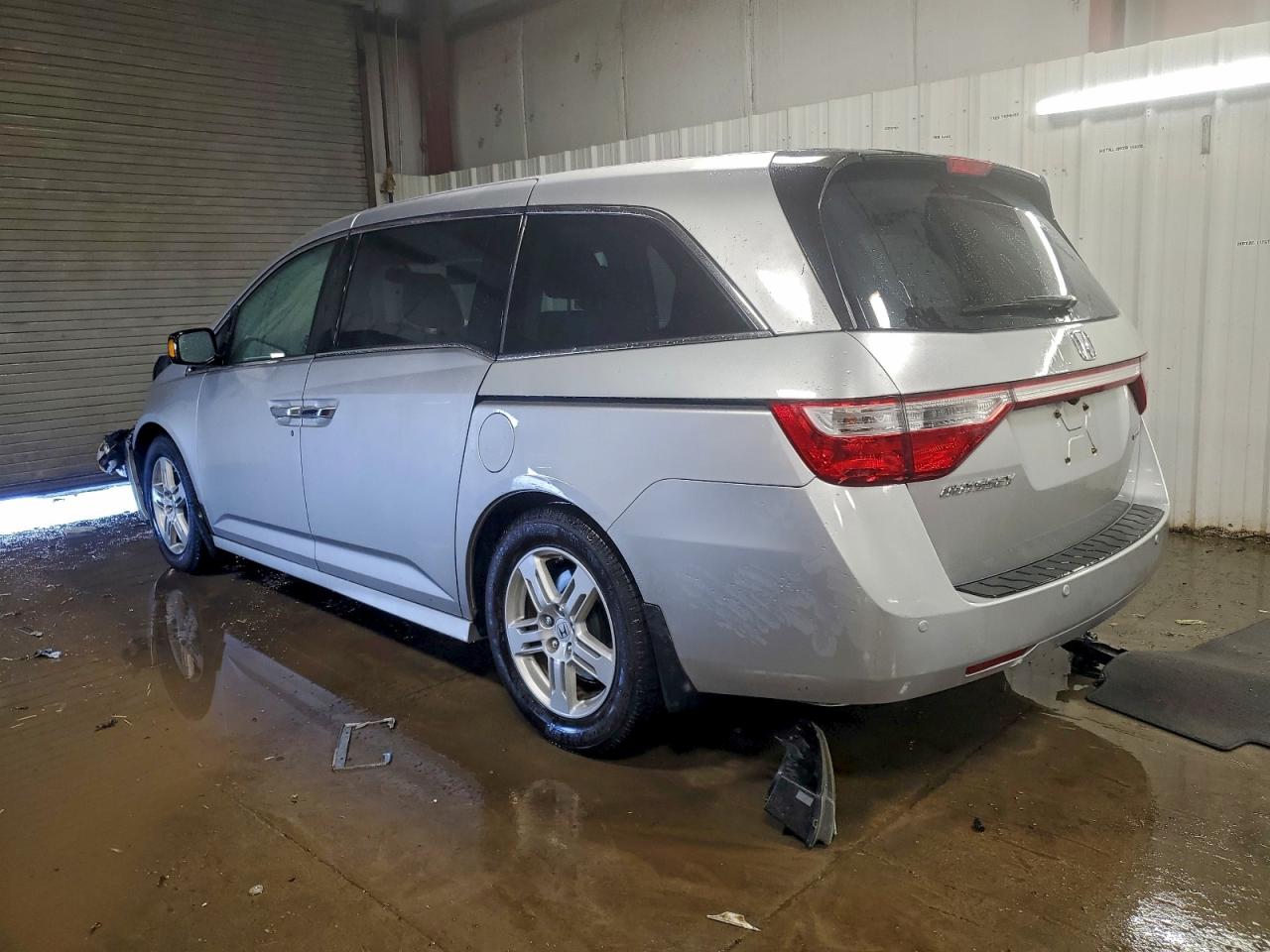 Honda Odyssey Touring Image 2