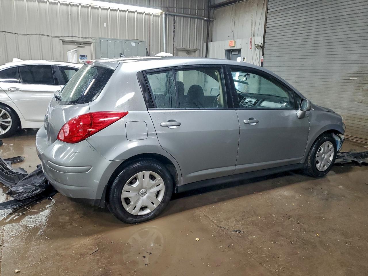 Nissan Versa S Image 5