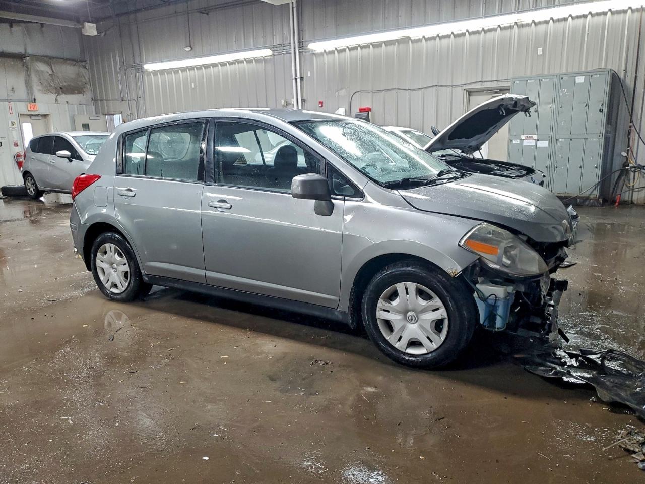 Nissan Versa S Image 3