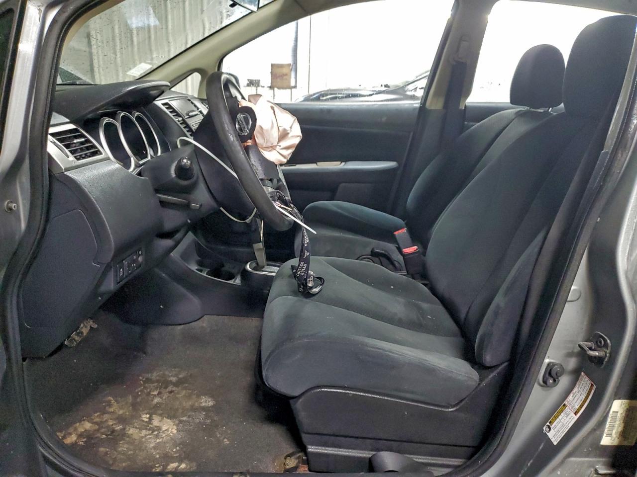 Nissan Versa S Image 11