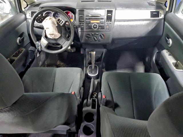 Nissan Versa S Image 6