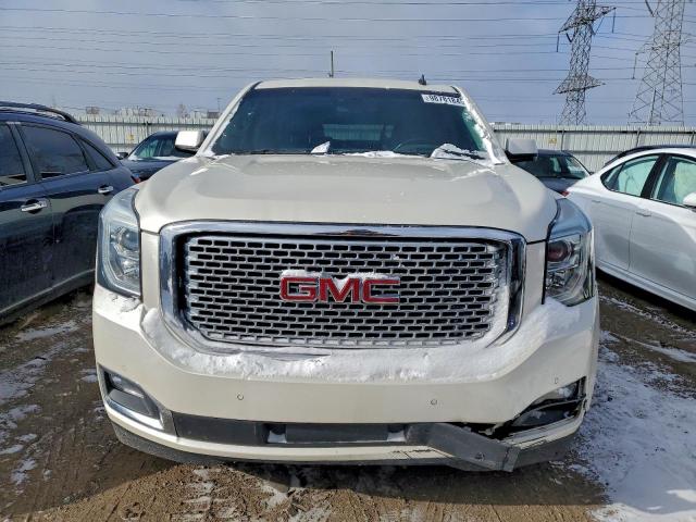 GMC Yukon Denali Image 11