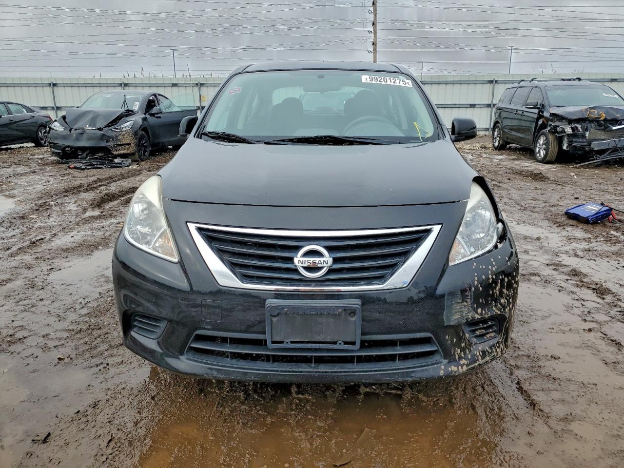 Nissan Versa S Image 8