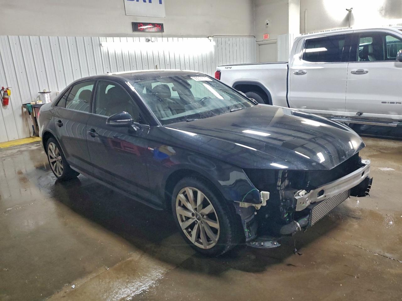 Audi A4 Premium Image 13