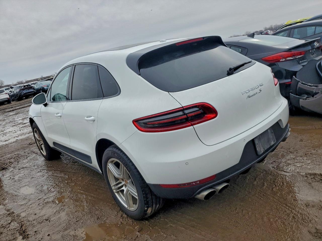 Porsche Macan S Image 3