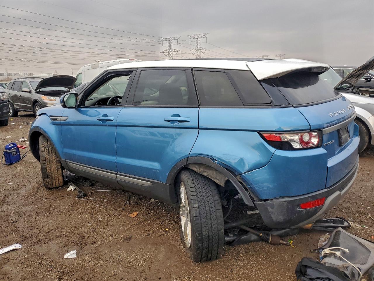 Land Rover Range Rover Pure Premium Image 3