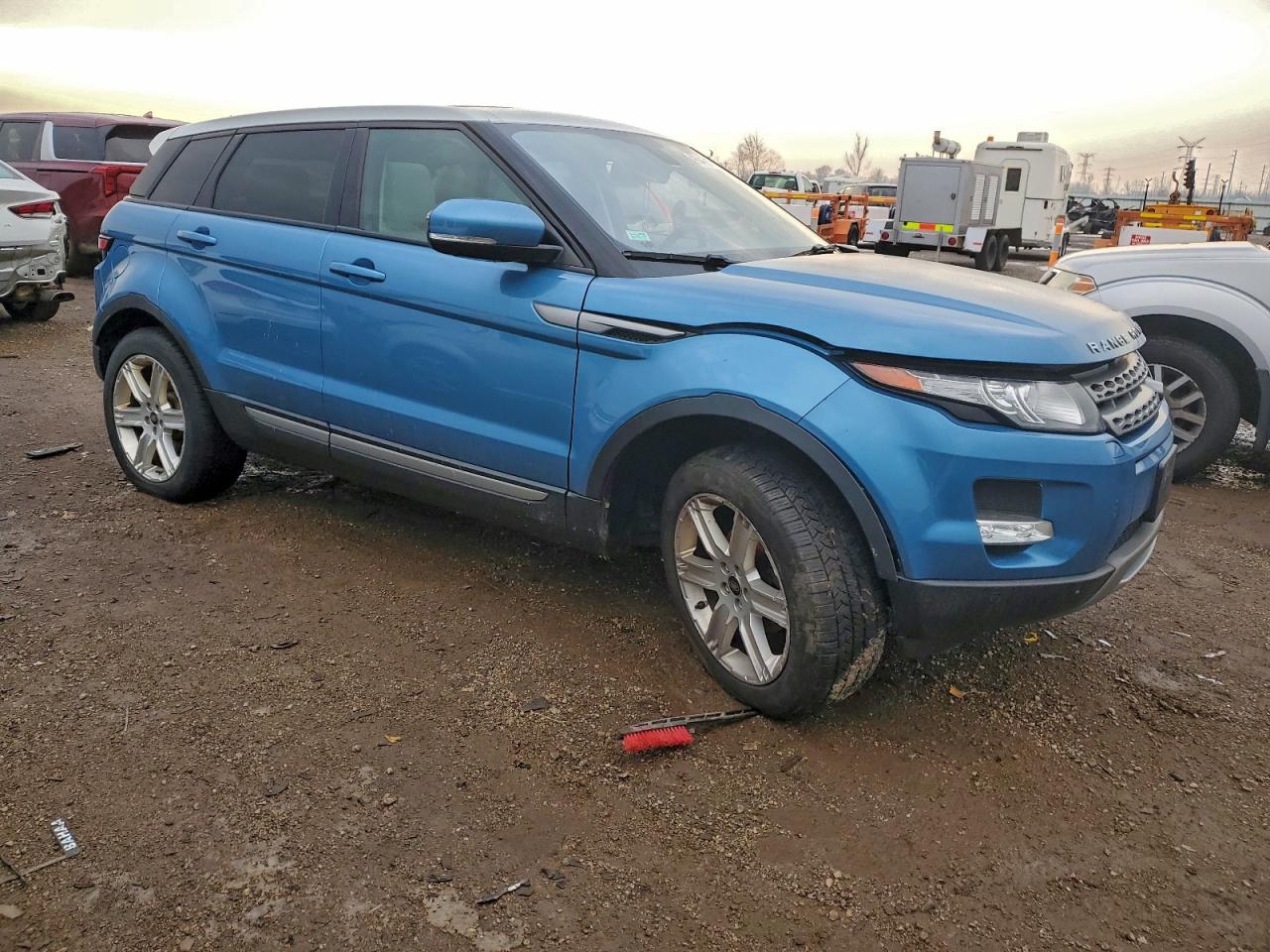 Land Rover Range Rover Pure Premium Image 2