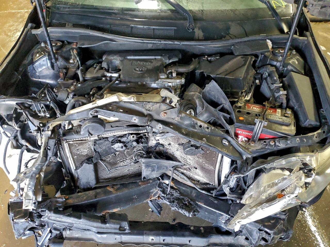 Toyota Camry Le Image 3