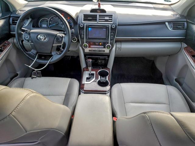 Toyota Camry L Image 9