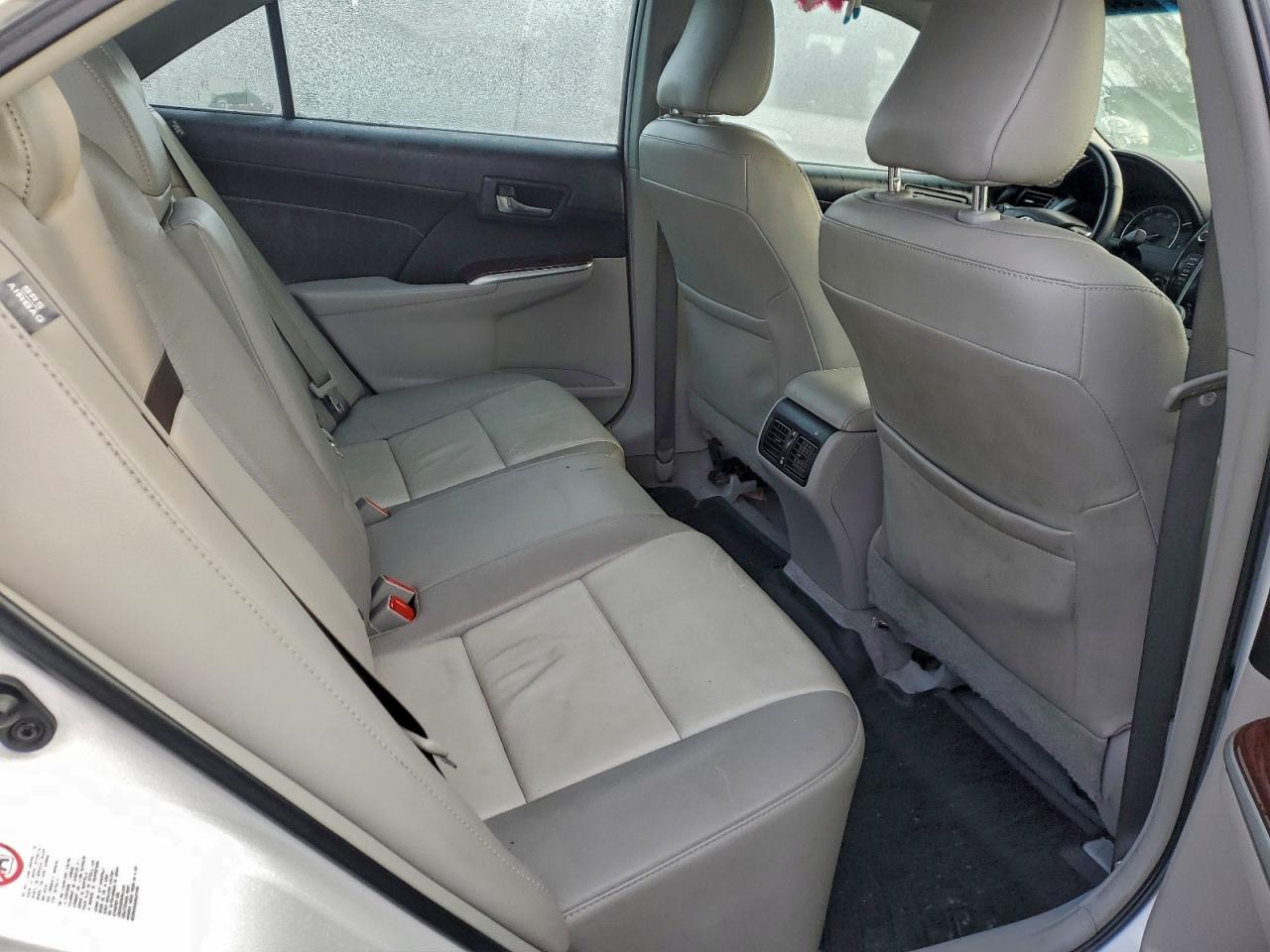 Toyota Camry L Image 8