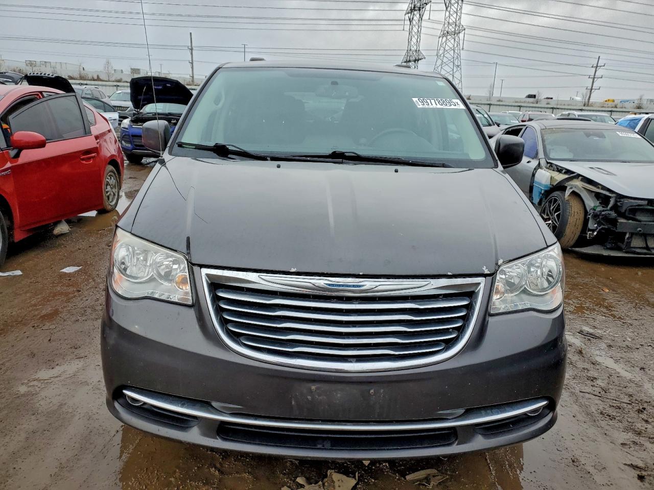 Chrysler Minivan Touring Image 4
